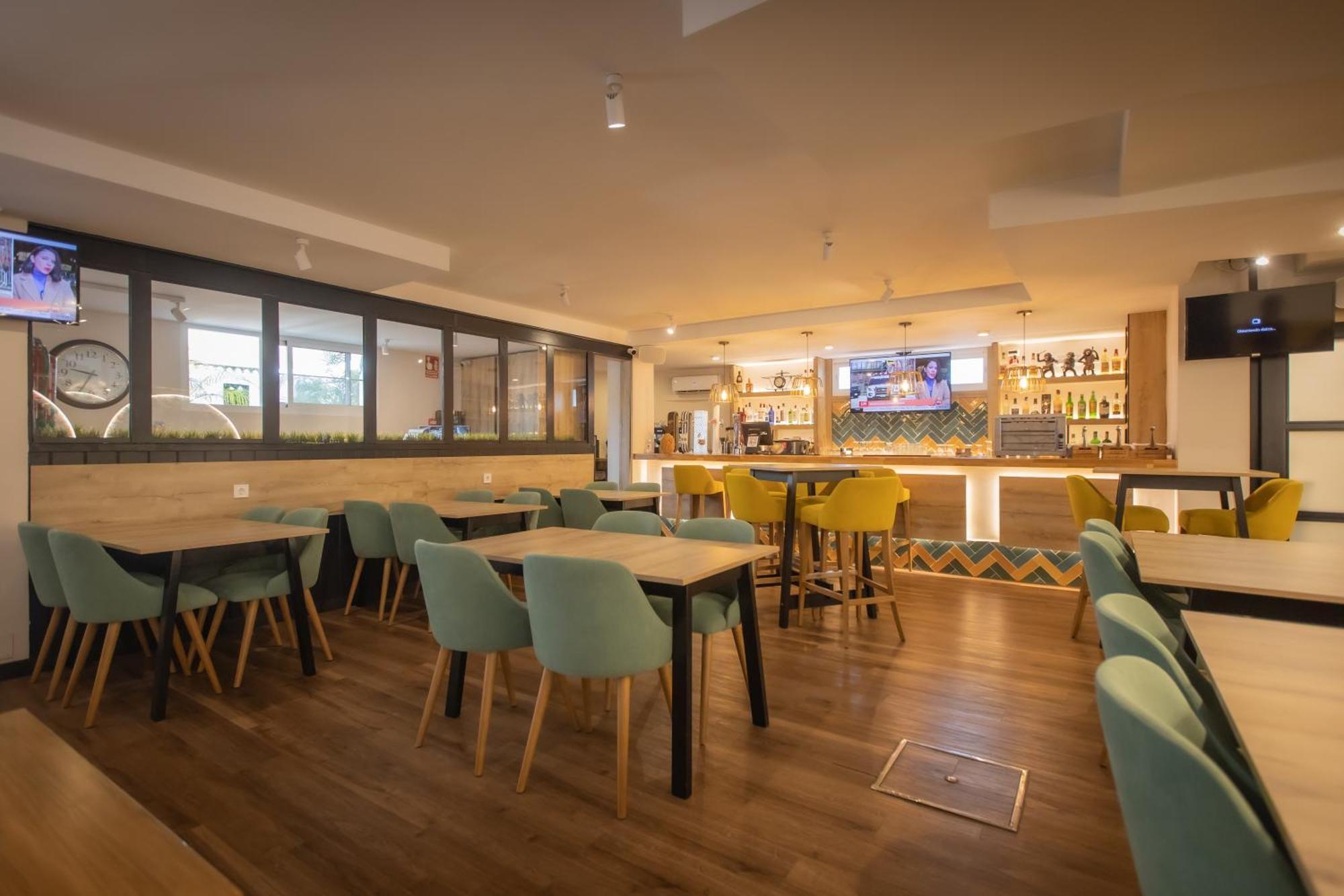 Hotel Zen Airport Торремолінос Екстер'єр фото